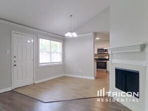 2824 Sugar Wood Dr in League City, TX - Building Photo - Building Photo