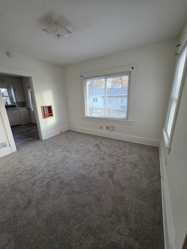 2809 N 71st St in Omaha, NE - Foto de edificio - Building Photo