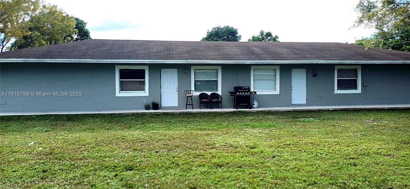 1801-1803-1803 SW 44th Terrace in Fort Lauderdale, FL - Building Photo