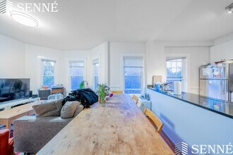 37 Magoun St, Unit 3 in Cambridge, MA - Building Photo - Building Photo