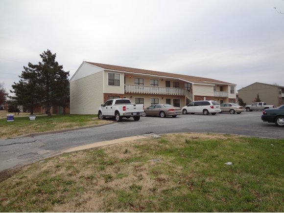 1001 S Saint Louis Ave in Joplin, MO - Building Photo