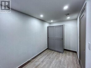 1213 Dundas St W in Toronto, ON - Building Photo - Building Photo