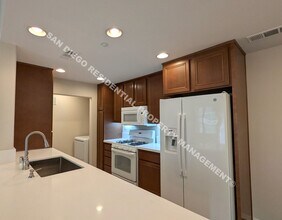 16934 Laurel Hill Ln in San Diego, CA - Building Photo - Building Photo