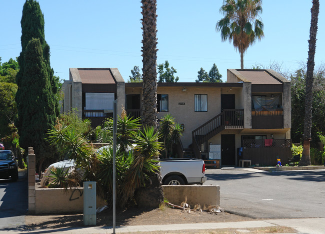 345 N 1st St in El Cajon, CA - Foto de edificio - Building Photo