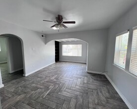 420 Stanford Dr SE in Albuquerque, NM - Building Photo - Building Photo