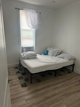 1896 Rue Joliette in Montréal, QC - Building Photo - Building Photo