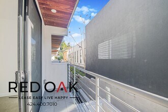 2409 Griffith Park Blvd in Los Angeles, CA - Building Photo - Building Photo