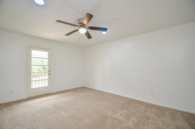10707 Sagewind Cir