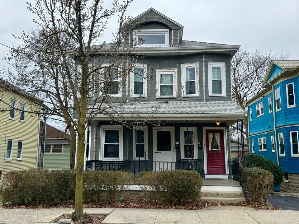68 North St, Unit 1 in Somerville, MA - Building Photo