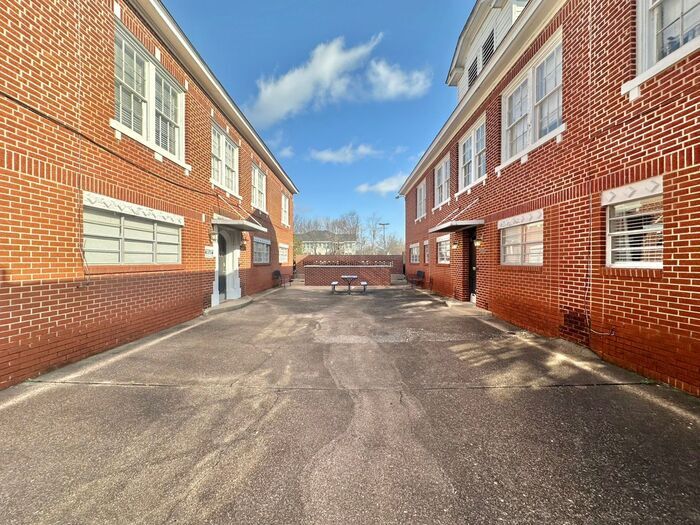 117 W Phillips St in Tyler, TX - Building Photo