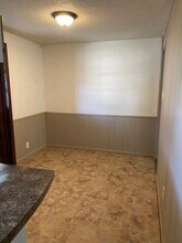 305 Redbud Ln in Ashland, MO - Foto de edificio - Building Photo