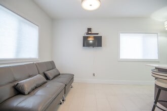 1174A Spadina Crescent E in Saskatoon, SK - Building Photo - Building Photo