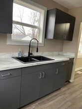 592 E Montcalm St in Pontiac, MI - Building Photo - Building Photo