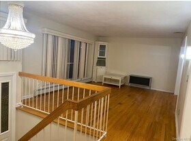 400 Newbridge Rd in East Meadow, NY - Building Photo