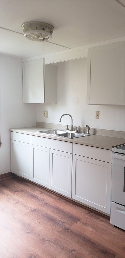 1366 N Atherton St-Unit -Apt A in State College, PA - Building Photo - Building Photo