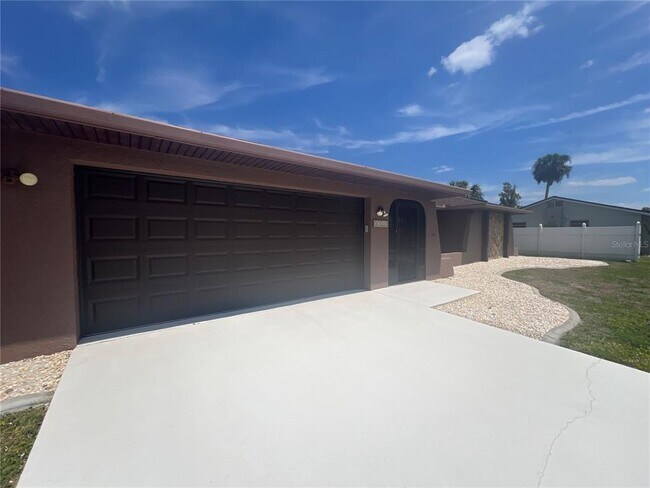 21212 Burkhart Dr in Port Charlotte, FL - Building Photo - Building Photo