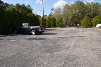 2811 Landover Blvd in Spring Hill, FL - Building Photo - Building Photo