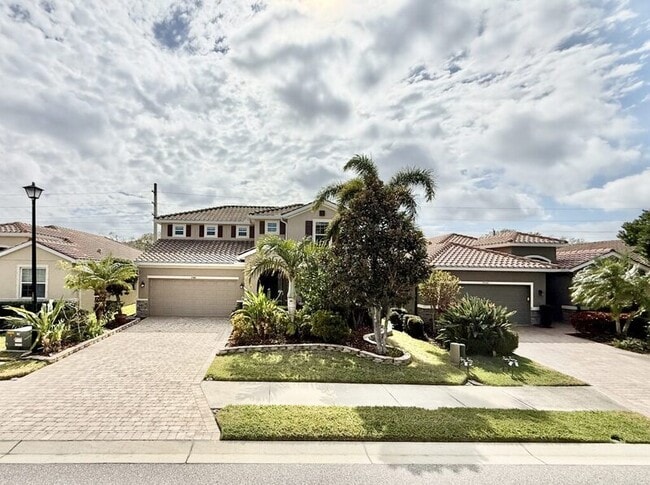 property at 2948 Oriole Dr