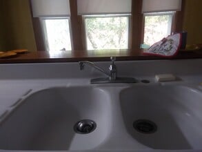 79 Park St, Unit 2 in Gloversville, NY - Building Photo - Building Photo