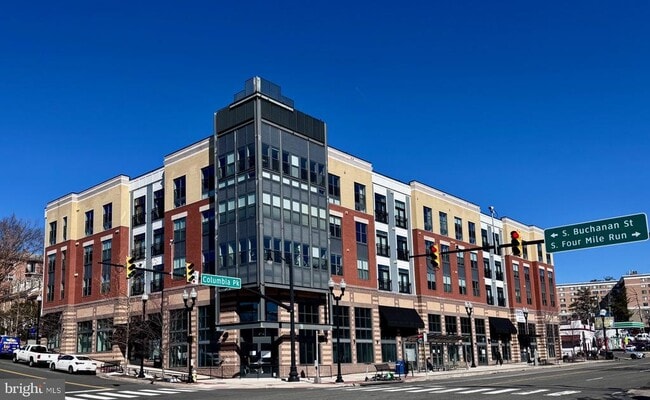 property at 989 S Buchanan St