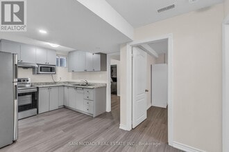 266 Cedric Terrace in Milton, ON - Building Photo - Building Photo