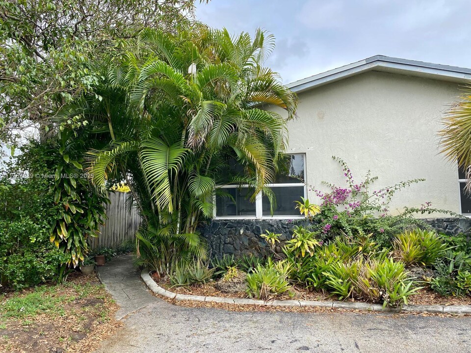 101 SE 5th St in Dania Beach, FL - Building Photo