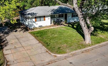 4824 E Pine St in Wichita, KS - Building Photo - Building Photo