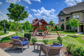 Heartwood at Lockwood Glen in Franklin, TN - Foto de edificio - Building Photo