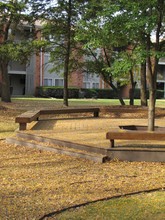 Colony West Apartments in Aurora, IL - Building Photo - Building Photo