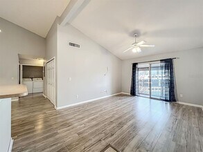 185 N Pearl Lake Causeway in Altamonte Springs, FL - Foto de edificio - Building Photo