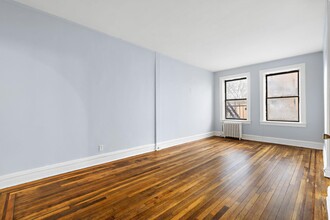 821 Bergen Ave in Jersey City, NJ - Building Photo - Building Photo