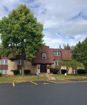 Edinboro Country Square Apartments in Edinboro, PA - Building Photo