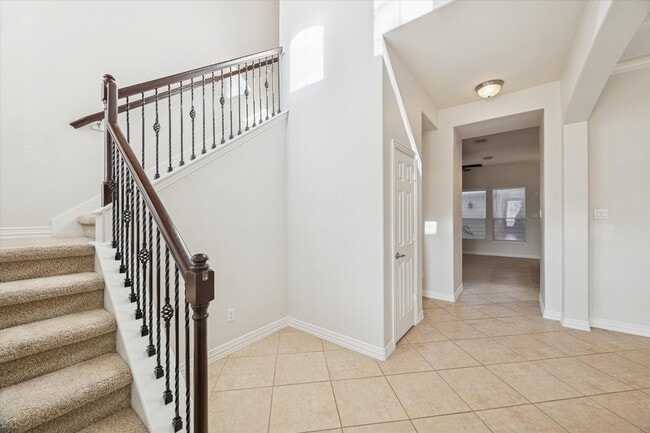 property at 9206 Sunlight Oak Ln