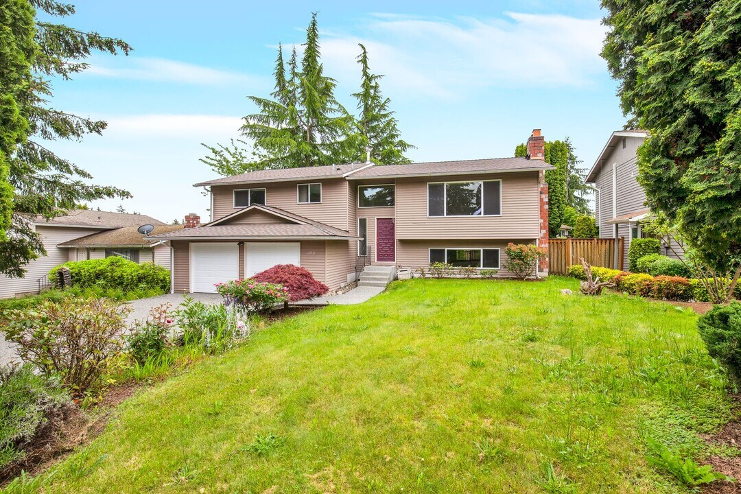 12931 NE 133rd Pl in Kirkland, WA - Building Photo