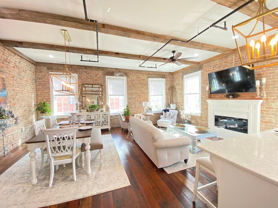 132 Goldsboro St SW, Unit C in Wilson, NC - Foto de edificio