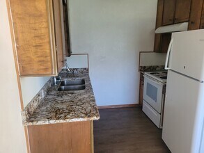 663 W Oak St in Stephenville, TX - Building Photo - Building Photo