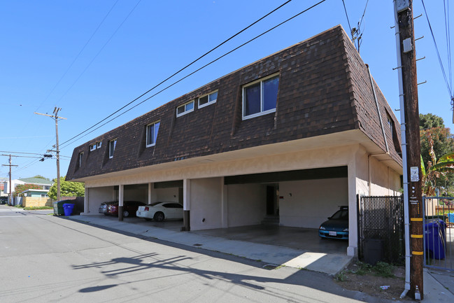 Normandy Apartments in Oceanside, CA - Building Photo - Building Photo