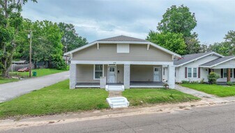 435 Lexington Ave in Jackson, TN - Building Photo