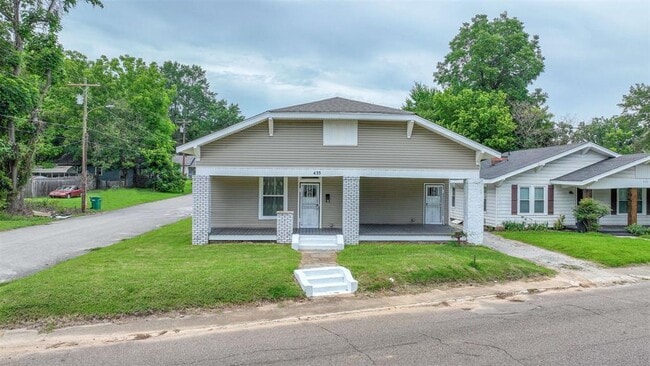 property at 435 Lexington Ave