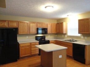 6083 Weber Oaks Dr in Loveland, OH - Building Photo - Building Photo