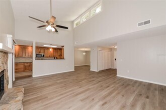 8416 Cypress Lake Cir in Sarasota, FL - Building Photo - Building Photo