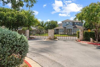 12800 Venice Ln in Austin, TX - Building Photo - Building Photo