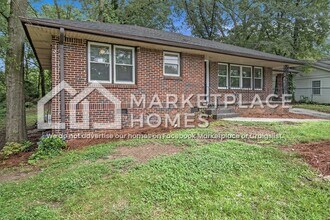 2760 Dearwood Dr SW in Atlanta, GA - Building Photo - Building Photo