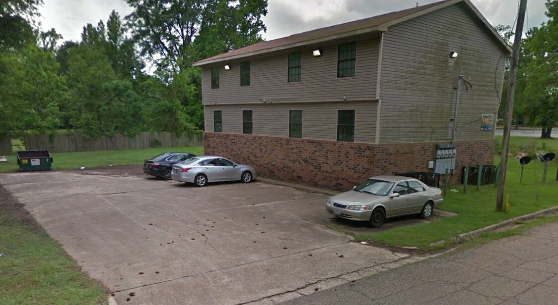 717 Martine St in Texarkana, TX - Building Photo