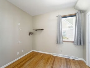3864 E Cudahy Ave in Cudahy, WI - Building Photo - Building Photo