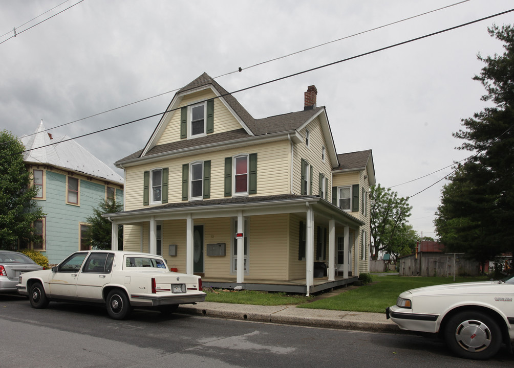 12 N Carroll St in Thurmont, MD - Building Photo