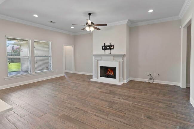 439 Lake Breeze Dr, Unit 1 bedroom 0317 in Baton Rouge, LA - Building Photo - Building Photo