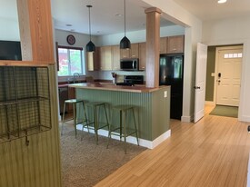 806 N 15th Ave in Bozeman, MT - Building Photo