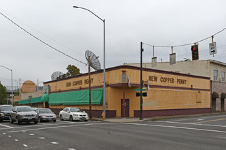 Oliver Station Apartments in Portland, OR - Building Photo - Building Photo