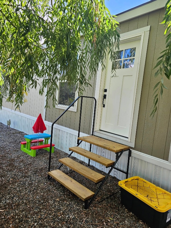 property at 2025 E Jemez Rd